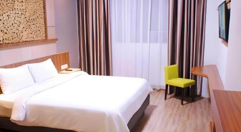 Ayola First Point Hotel Pekanbaru Εξωτερικό φωτογραφία