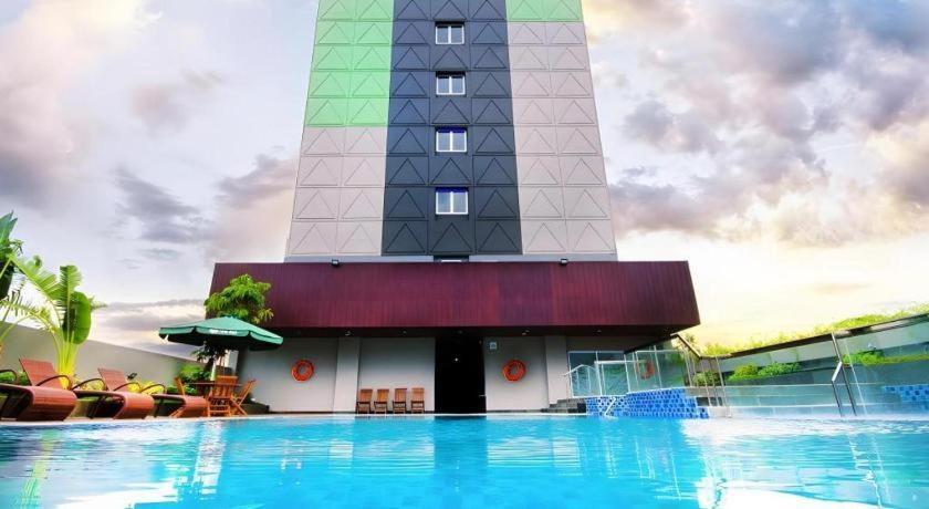 Ayola First Point Hotel Pekanbaru Εξωτερικό φωτογραφία