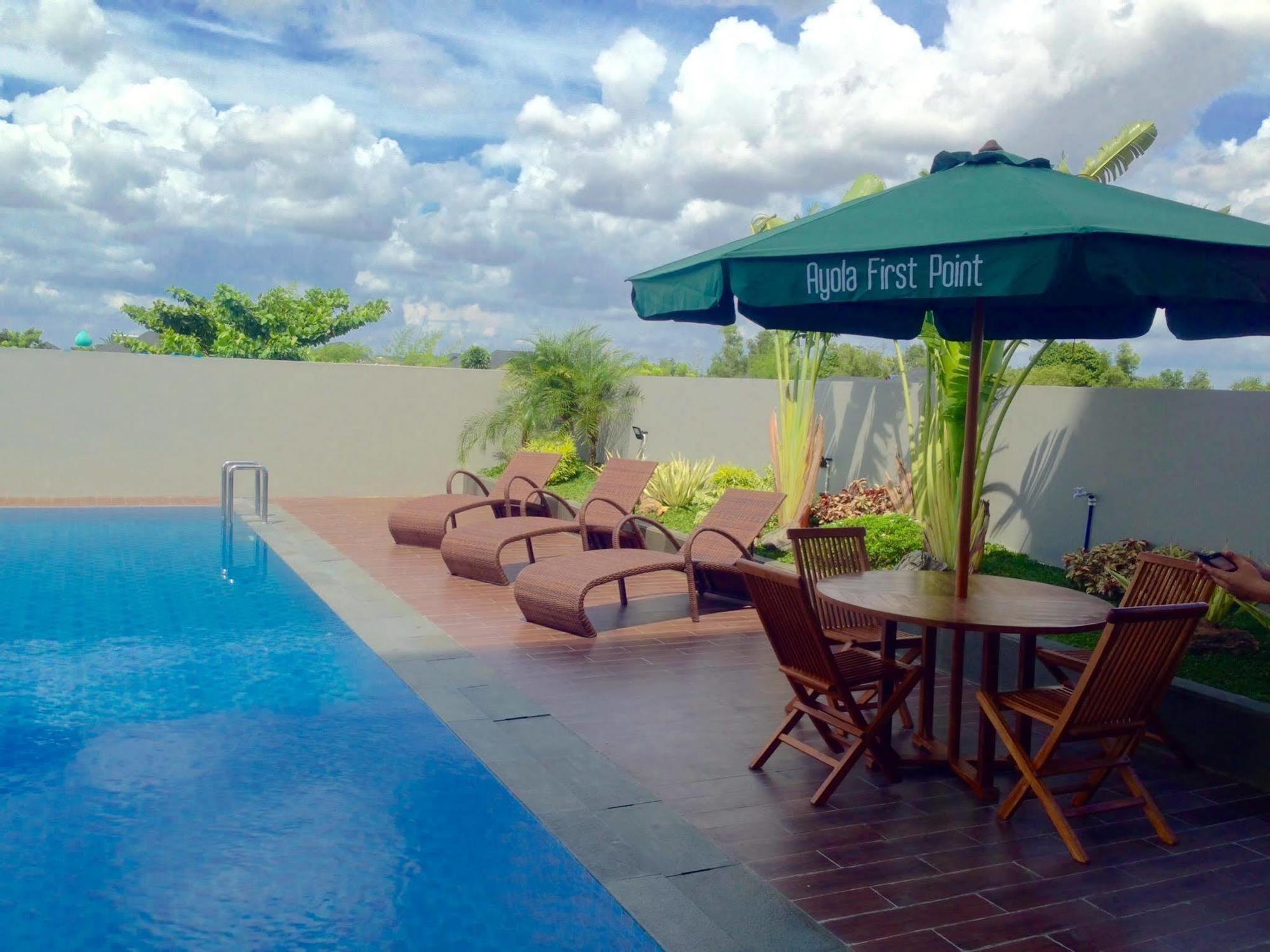 Ayola First Point Hotel Pekanbaru Εξωτερικό φωτογραφία
