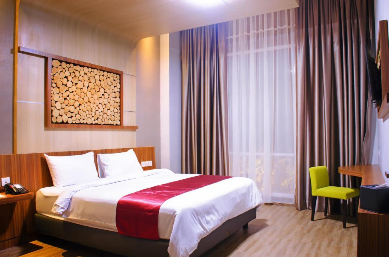 Ayola First Point Hotel Pekanbaru Εξωτερικό φωτογραφία